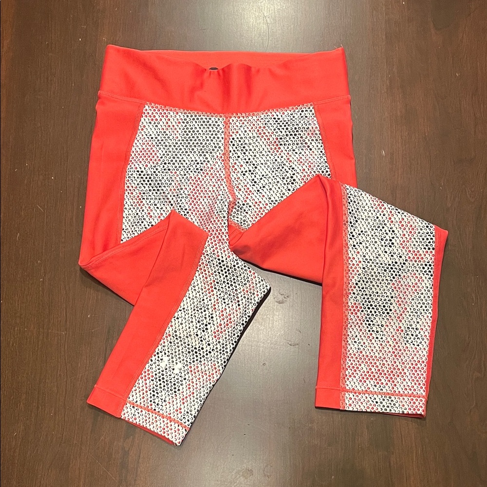 Under Armour Pink and White Women’s Capri Leggings small